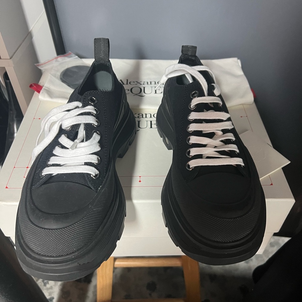 Alexander McQueen Tread slick sneakers